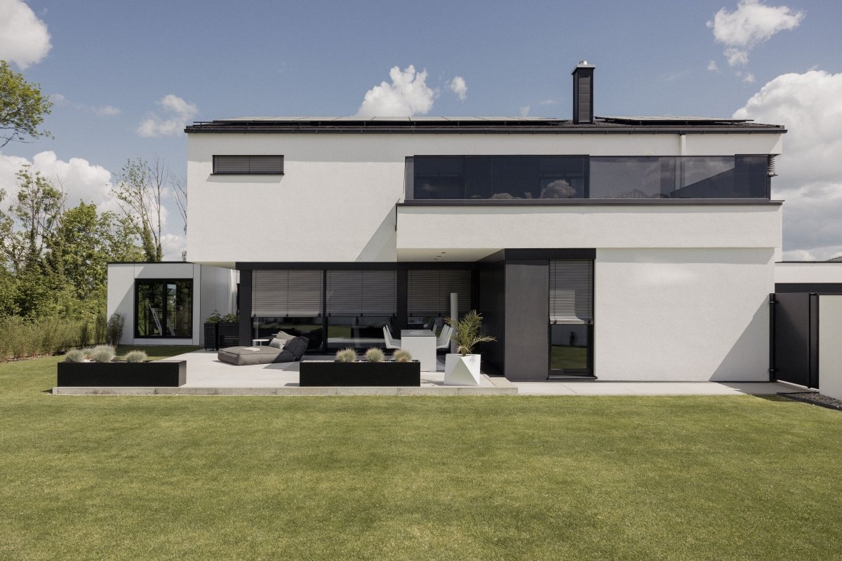 Minimalistische woning met Buiten Jaloezieën